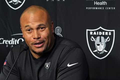 Insider Says Antonio Pierce May Add Longtime HC To Staff