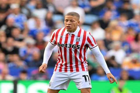 Former Premier League Star Dwight Gayle Leaves Stoke and Becomes a Free Agent