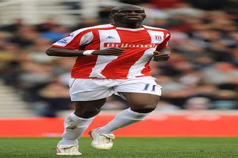 Malian International Mamady Sidibe Proudly Watches Son Follow in His Premier League Footsteps