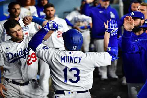 Max Muncy Provides Injury Update After Leaving Dodgers Game Early on Wednesday