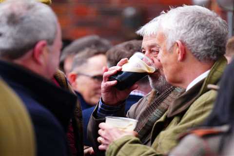 Cheltenham Festival 2024 Drink Prices Shock Fans: A Comparison to Wimbledon