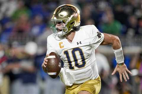 Watch: Sam Hartman's improbable fourth-down conversion leads Notre Dame over Duke