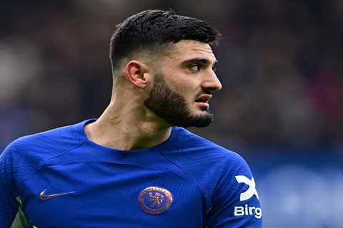 Chelsea striker Armando Broja addresses transfer rumours