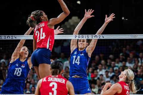 5 alive: USA women grind to Paris Olympics volleyball victory over Serbia