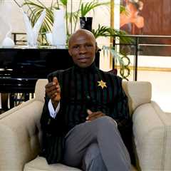 EXCLUSIVE: EUBANK SR SMUGGLED INTO HOTEL DISGUISED FOR SHOCK RETURN!