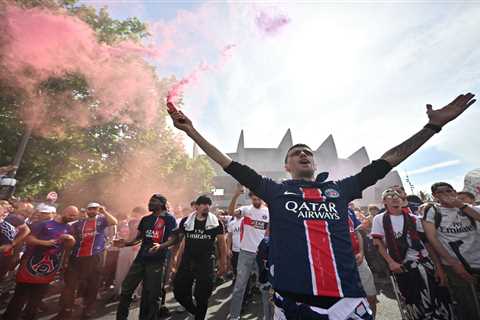 When Football Chaos Meets Tennis Elegance: My Night at Roland Garros During PSG's Big Moment