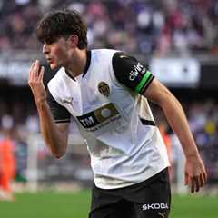 22-Year-Old Midfielder Guerra Nearing Manchester United Move