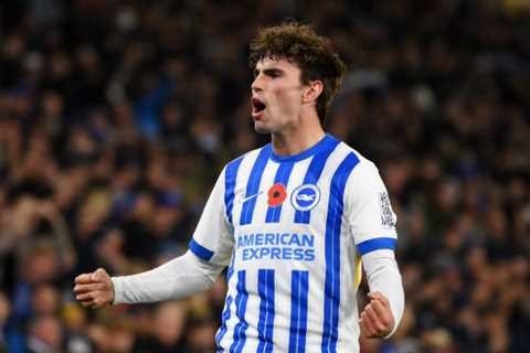 Napoli and Roma Battle for Brighton’s Matt O’Riley: Which Club Will Win?