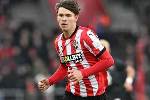 Dibling Trains Separately As Everton’s £43m Bid Awaits Southampton Decision