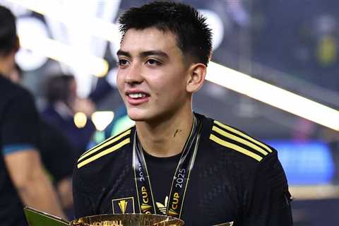 Chelsea & United Eye £20m Dutch Star Kees Smit