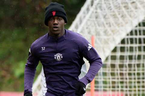 Kobbie Mainoo Returns to Training Ahead of Burnley Trip